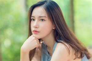 上海后花园论坛：政府与 __ 部门合作推动上海产业升级